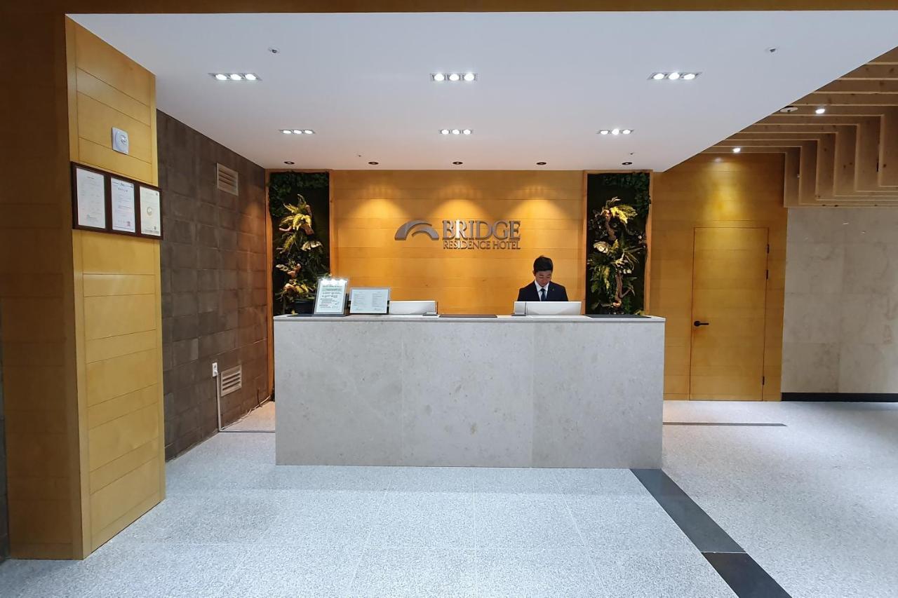 Bridge Residence Hotel Σεογκουίπο Εξωτερικό φωτογραφία